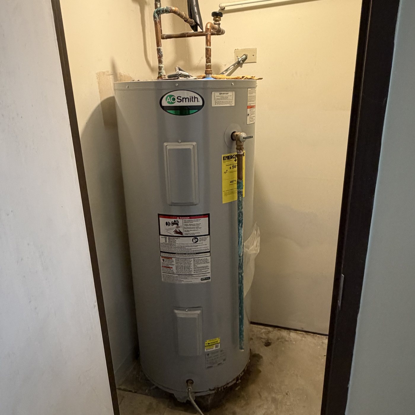 Corroded copper supply connections on the old water heater